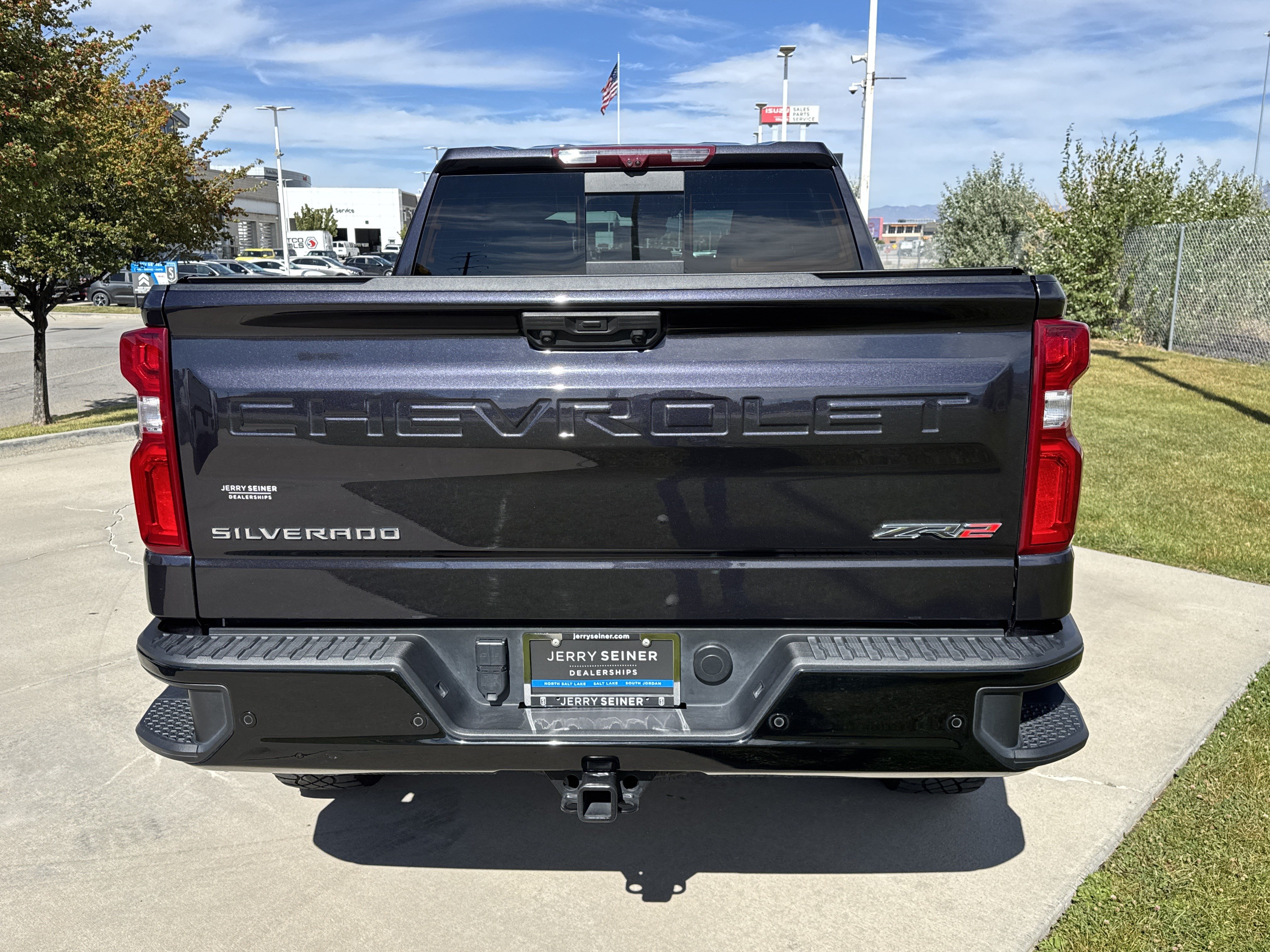 Used 2023 Chevrolet Silverado 1500 ZR2 w/ Technology Package AWD/4WD image 11