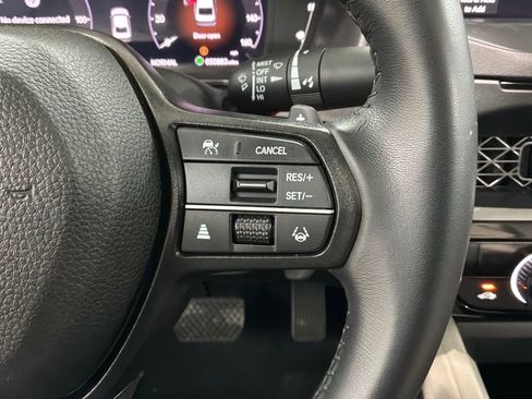 Used 2023 Honda Accord EX-L image 10