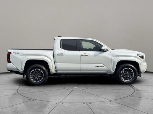 Certified 2024 Toyota Tacoma TRD Sport w/ TRD Sport Premium Package AWD/4WD image 7