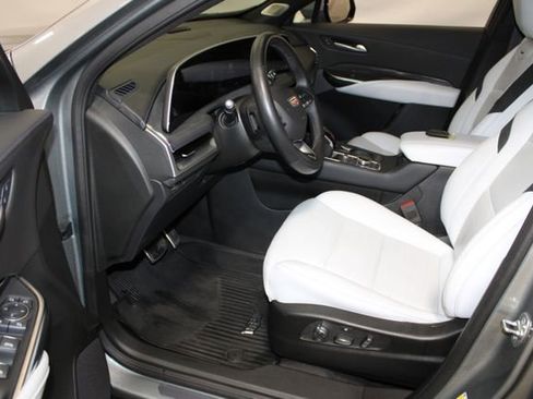 Certified 2025 Cadillac XT4 Sport image 7