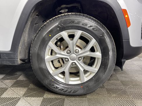 Used 2023 Jeep Grand Cherokee Limited w/ Trailer Tow Prep Group (B) image 7