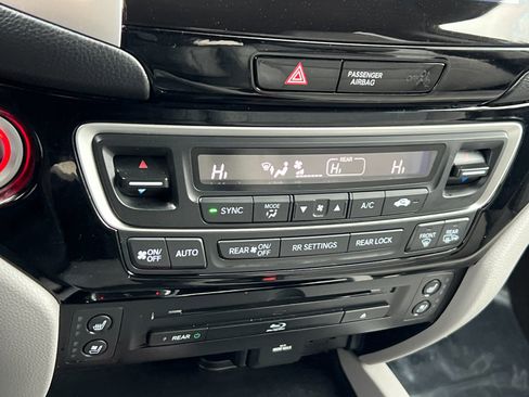 Used 2018 Honda Pilot Elite image 20