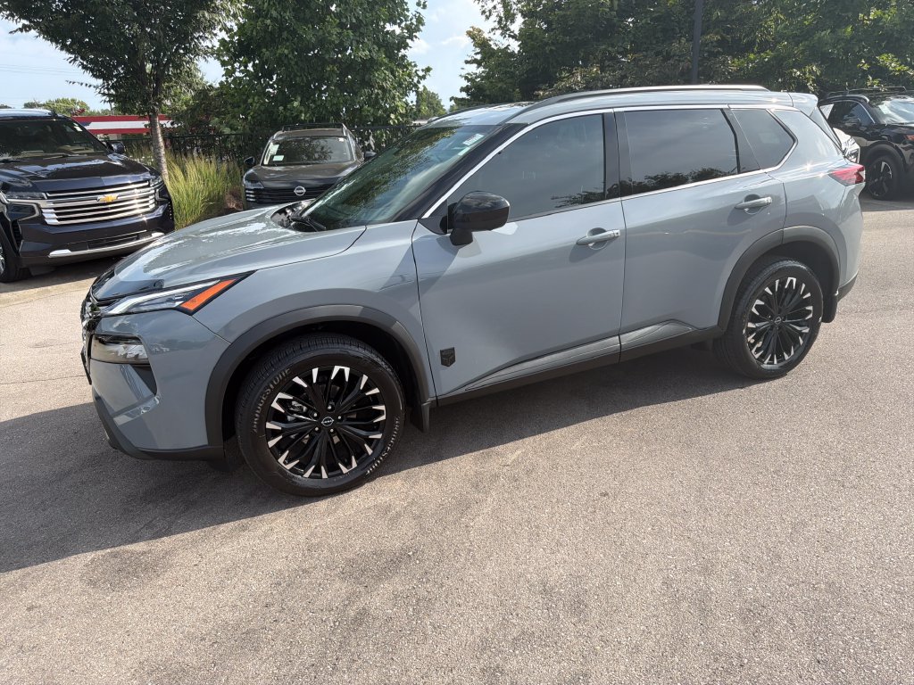 Used 2026 Nissan Rogue Dark Armor FWD image 4