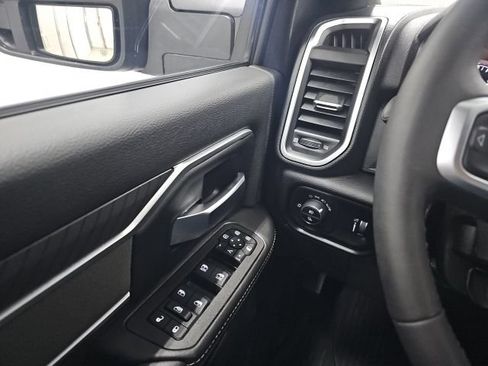 Used 2025 RAM 3500 Big Horn image 25