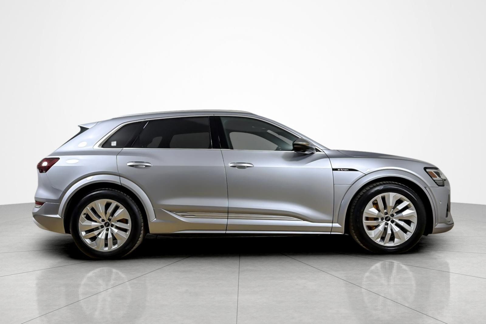 Used 2022 Audi e-tron S Premium Plus AWD/4WD image 6