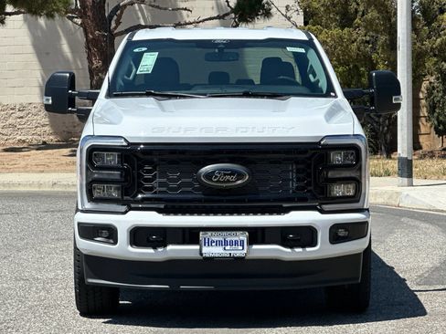 New 2026 Ford F350 XLT w/ XLT Premium Package AWD/4WD image 9
