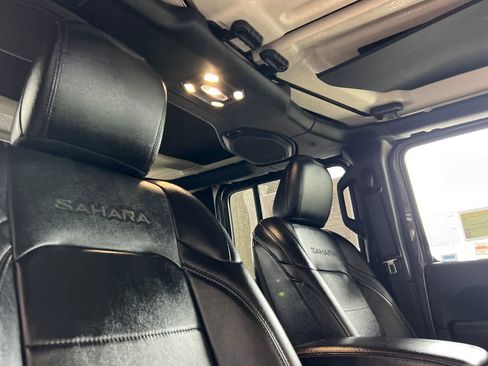 Used 2021 Jeep Wrangler Unlimited Sahara image 18