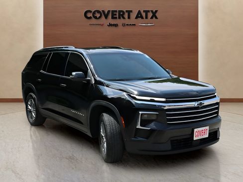 Used 2026 Chevrolet Traverse LT w/ Driver Confidence Package FWD image 7