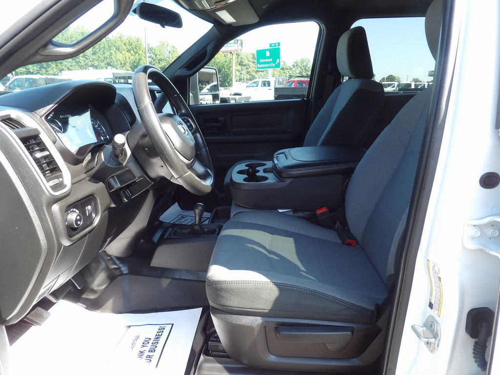 Used 2024 RAM 5500 4x4 Crew Cab image 17