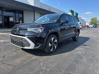 Used 2025 Volkswagen Taos SE AWD/4WD video 1