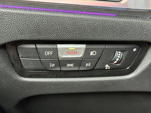 Used 2022 BMW 330i xDrive Sedan w/ Convenience Package image 32