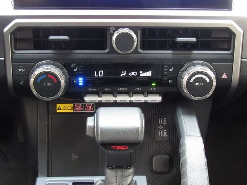 Used 2025 Toyota 4Runner TRD Off-Road Premium w/ Tow Technology Package AWD/4WD image 31