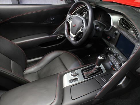 Used 2016 Chevrolet Corvette Z06 w/ 3LZ Preferred Equipment Group image 42