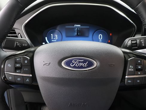 Used 2025 Ford Escape Platinum AWD/4WD image 10