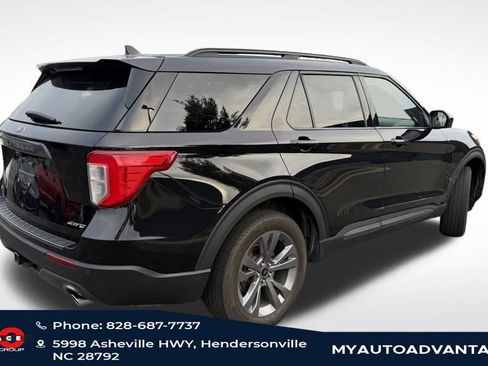 Used 2022 Ford Explorer XLT w/ Equipment Group 202A AWD/4WD image 3