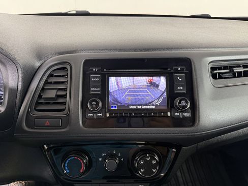 Used 2018 Honda HR-V LX image 35