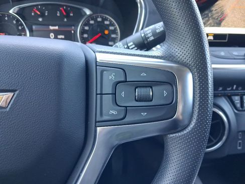 Used 2025 Chevrolet Blazer LT FWD image 26