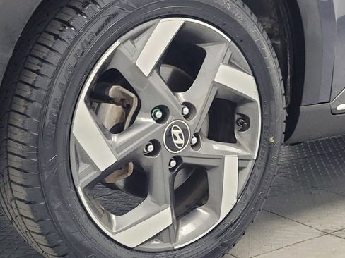 Used 2023 Hyundai Venue Limited FWD image 31
