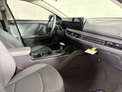 New 2026 Kia K4 LXS image 14