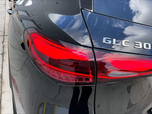 Used 2025 Mercedes-Benz GLC 300 image 25