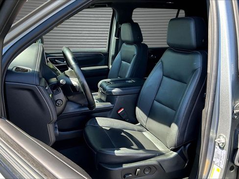Used 2023 Chevrolet Tahoe Z71 w/ Luxury Package AWD/4WD image 13