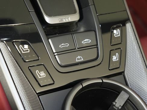 Certified 2024 Porsche 911 Carrera RWD image 40