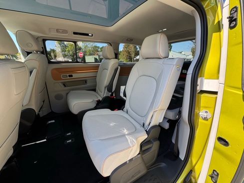 New 2025 Volkswagen ID. Buzz 1st Edition image 27