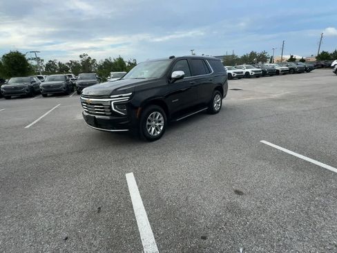Used 2025 Chevrolet Tahoe Premier AWD/4WD image 4