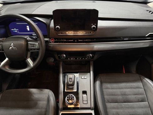 Used 2023 Mitsubishi Outlander 4WD Plug-In Hybrid image 36