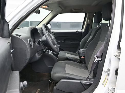 Used 2015 Jeep Patriot Sport FWD image 21