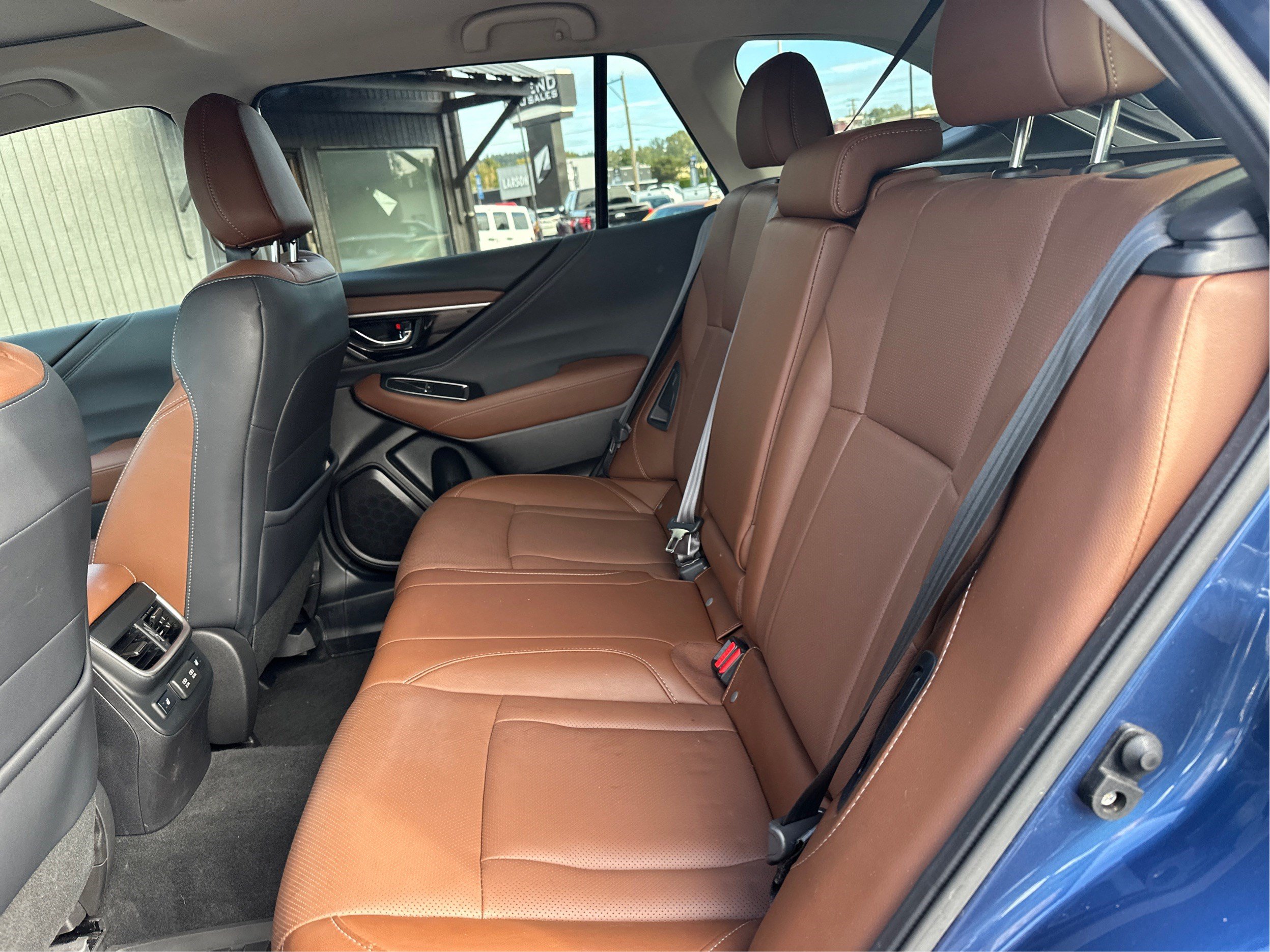 Used 2022 Subaru Outback Touring AWD/4WD image 10