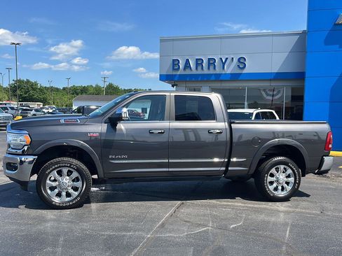 Used 2022 RAM 2500 Limited w/ Towing Technology Group AWD/4WD image 2