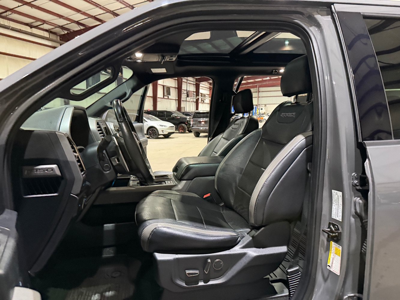 Used 2018 Ford F150 Raptor w/ Equipment Group 802A Luxury AWD/4WD image 14