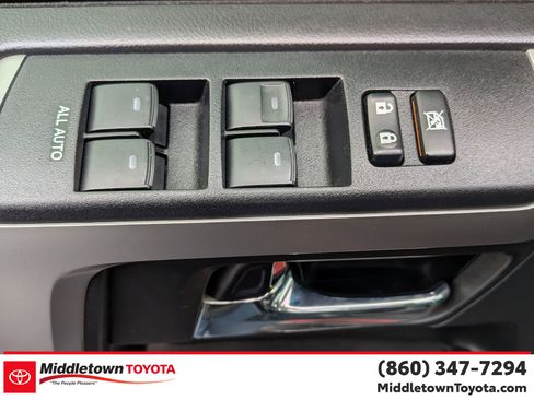 Used 2017 Toyota 4Runner SR5 Premium image 12