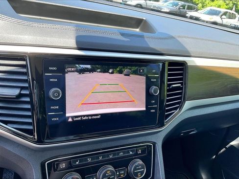 Used 2023 Volkswagen Atlas SE w/ Panoramic Sunroof Package AWD/4WD image 16