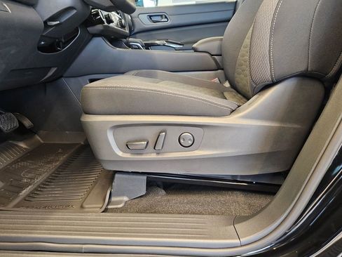 New 2026 Nissan Pathfinder SV w/ Cargo Package image 15