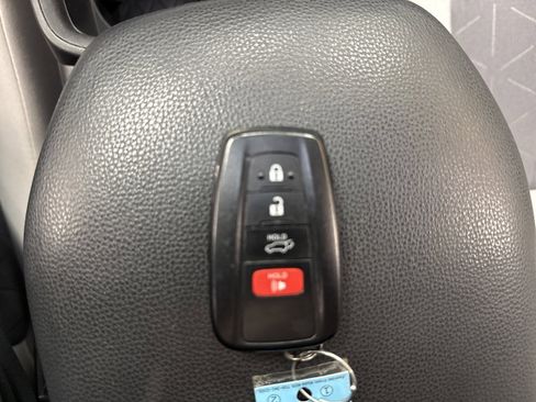 Used 2022 Toyota RAV4 XLE w/ Convenience Package image 35