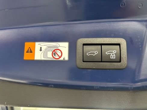 Used 2025 Toyota Prius Plug-In Hybrid image 45