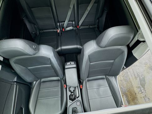 Used 2020 Volkswagen Tiguan S image 14