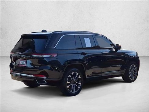 Used 2022 Jeep Grand Cherokee Overland w/ Luxury Tech Group IV AWD/4WD image 5