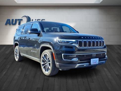 Used 2022 Jeep Wagoneer Series III w/ Premium Group I image 12