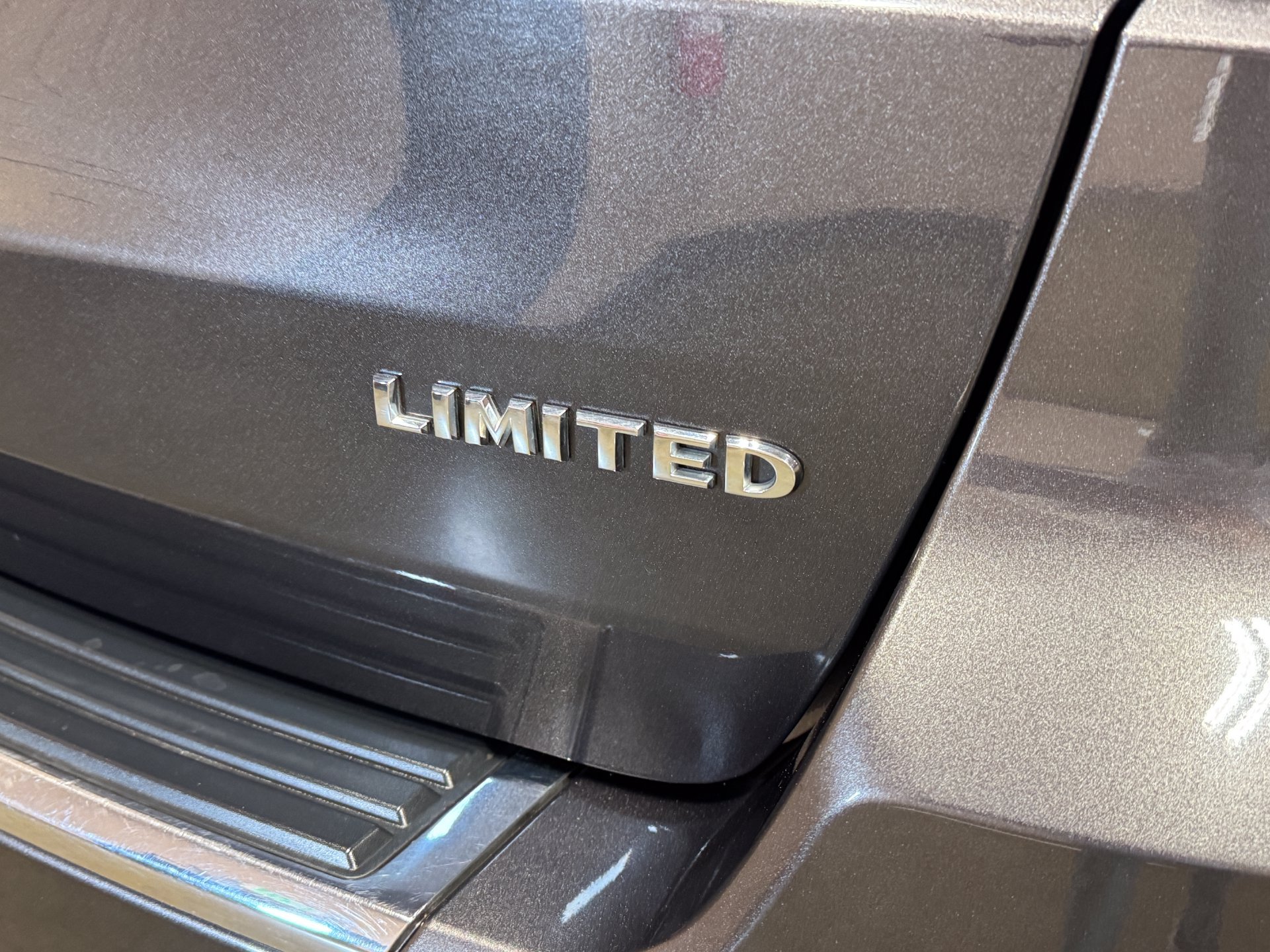 Used 2017 Jeep Grand Cherokee Limited AWD/4WD image 11