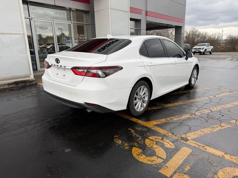 Used 2023 Toyota Camry LE image 5