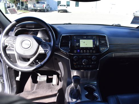 Used 2019 Jeep Grand Cherokee Limited image 29