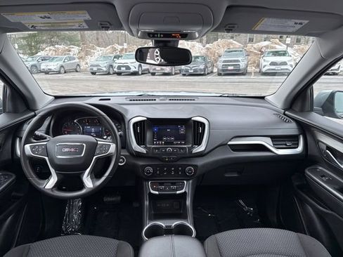 Used 2024 GMC Terrain SLE image 16