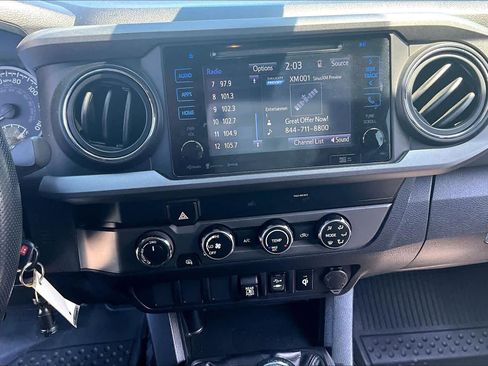 Used 2019 Toyota Tacoma TRD Sport AWD/4WD image 35