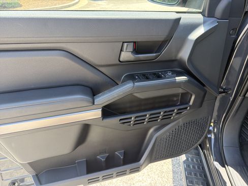 Certified 2025 Toyota 4Runner SR5 AWD/4WD image 19