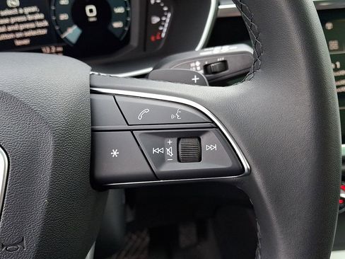 Certified 2025 Audi Q3 2.0T Premium Plus w/ Premium Plus Package image 23