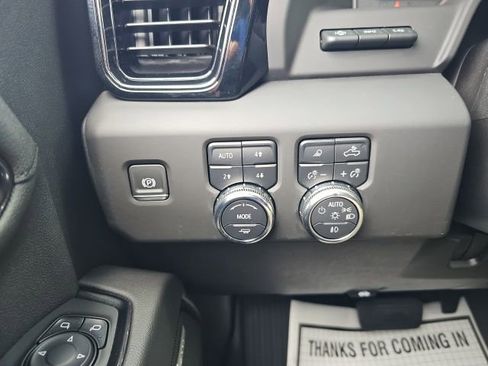 Used 2025 GMC Sierra 2500 AT4 w/ AT4 Premium Plus Package image 19