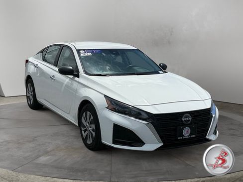 Used 2024 Nissan Altima 2.5 S FWD image 1